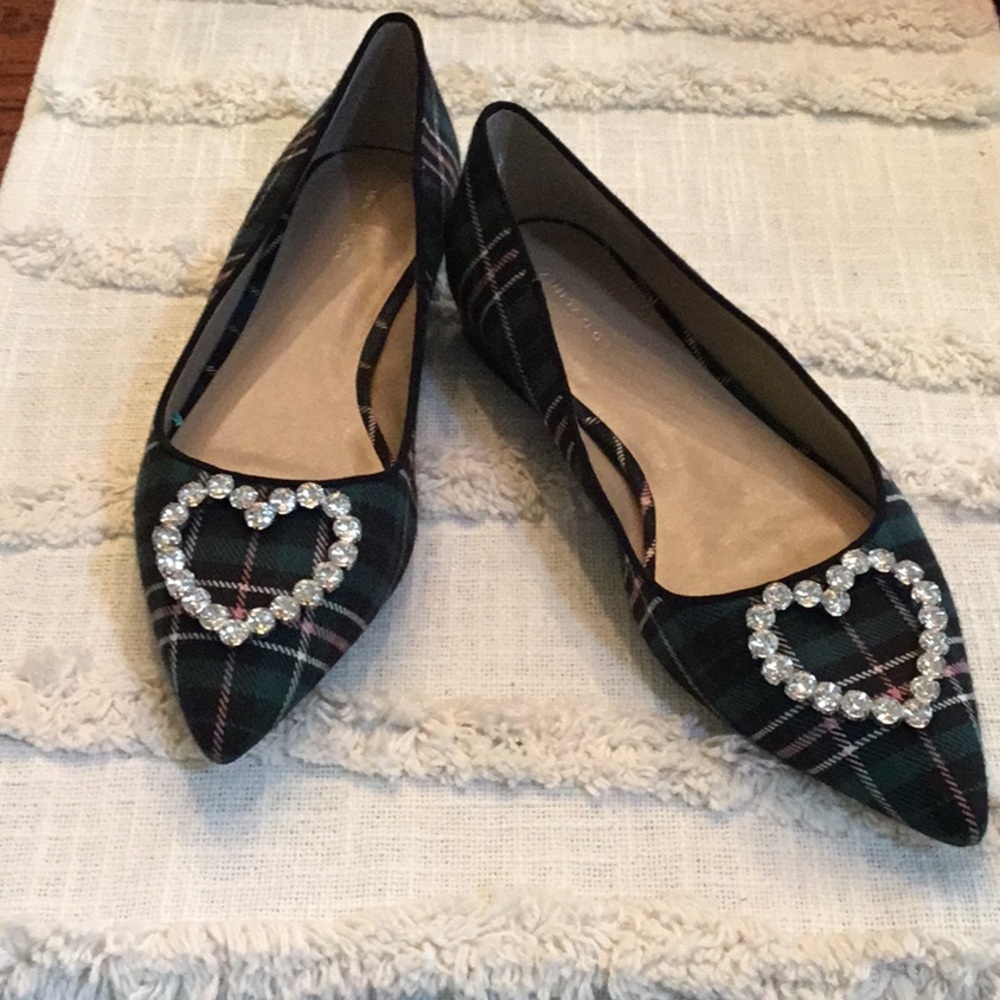 🎁PRICE REDUCED Ann Taylor Jewel Heart Flats